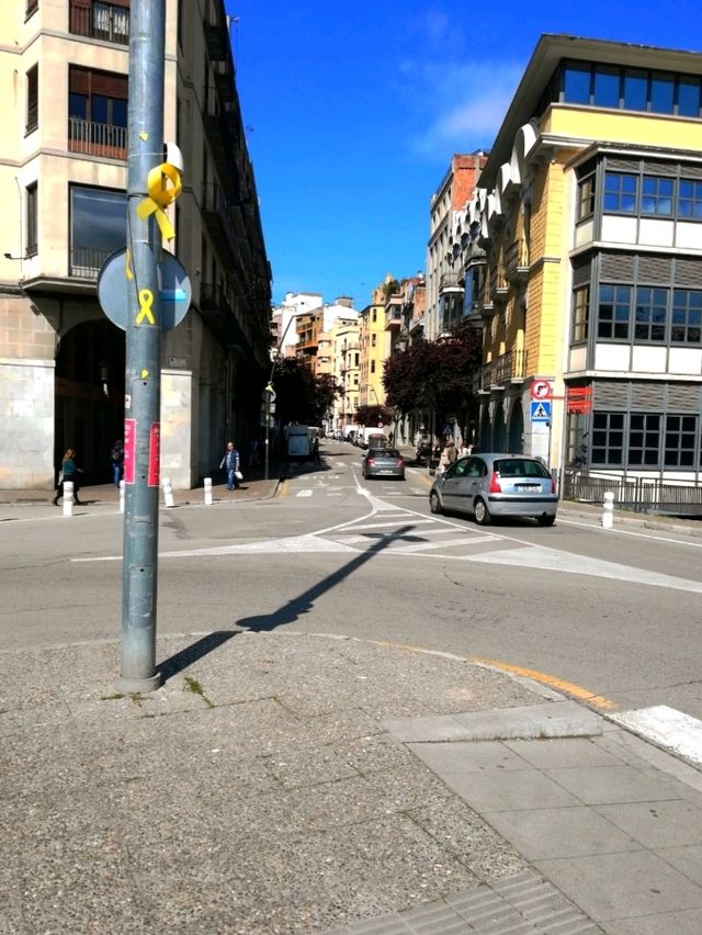 端午出國行~赫羅納的歷史街區被稱為“四河之城”，以中世紀建築和羅馬、阿拉伯和希伯來風格為主