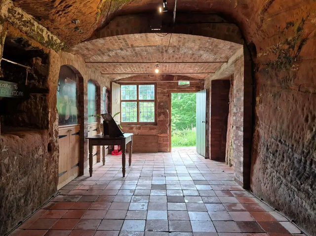 Kinver Edge: Red Rock, Hidden Homes, and Sweeping Views