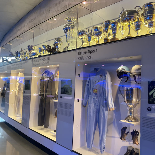  독일 슈투트가르트 메르세데스 벤츠 박물관 Mercedes-Benz Museum