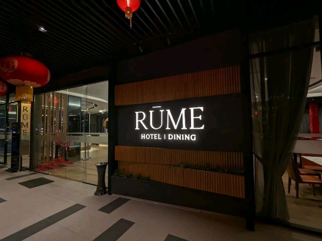 “Rume Hotel Kuching – A Cozy Urban Retreat with Culinary Delights”