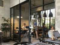 Great desserts, cool vibe in KK