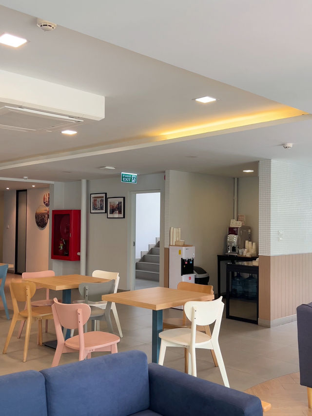 🏩 𝑹𝒊𝒄𝒐 𝑯𝒐𝒕𝒆𝒍✨ โรงแรมสีพาสเทลงบหลักร้อย