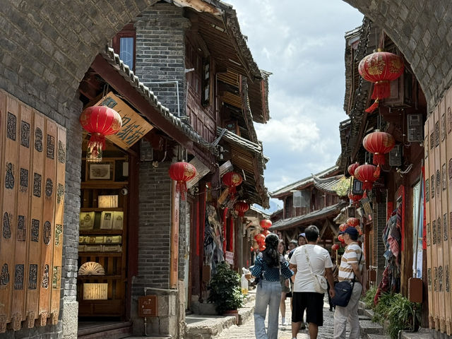 【中国・麗江 麗江古城】世界遺産の街並みに時を忘れる旅