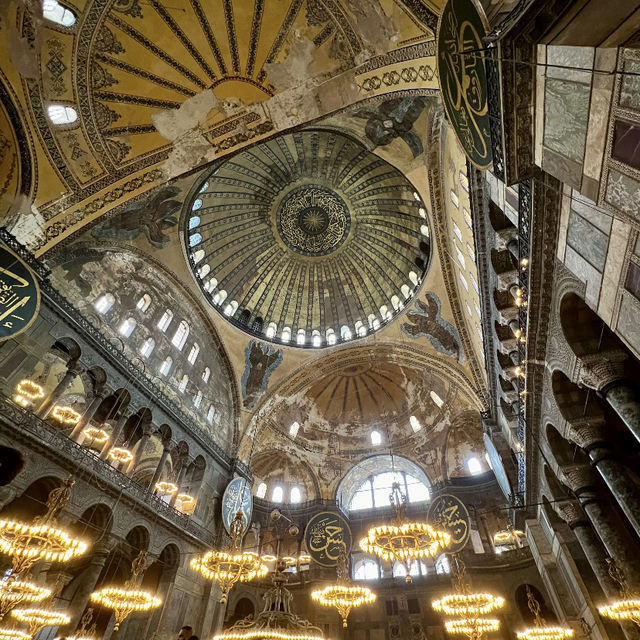 🕌⛪ Hagia Sophia: Istanbul's Iconic Masterpiece