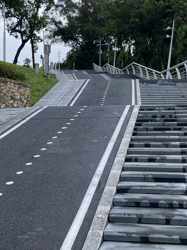 在這兒看海，看大梅沙海濱棧道，原來也很美🤩🤩