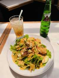 【神奈川県/辻堂　陽射しが入る明るい店内✨ハンバーガーが美味しいお店】