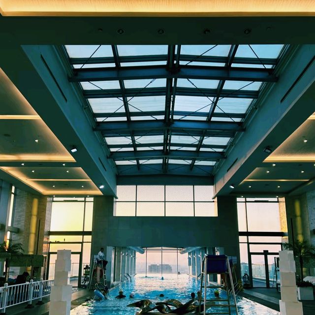 上海豪華無邊際泳池酒店推薦：上海浦東綠地假日酒店
