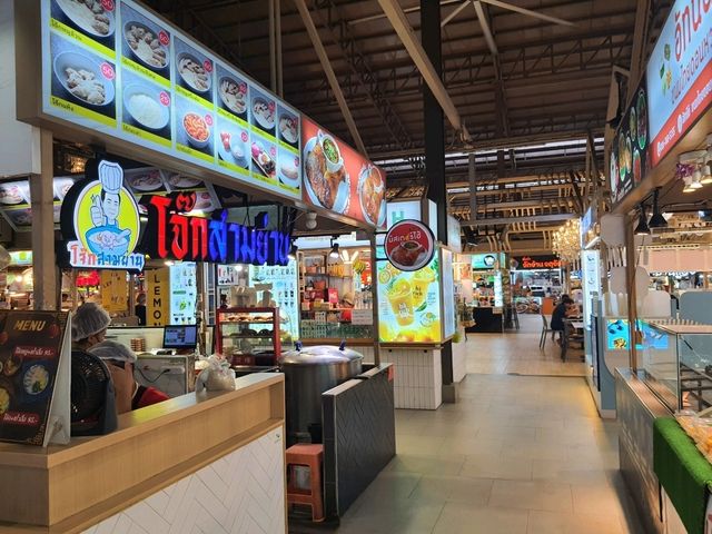 ตลาดสดธนบุรี อร่อย ครบ จบที่เดียว