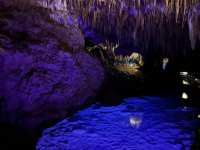 🌌探訪地下奇幻王國！沖繩玉泉洞的魔幻旅程大揭密🌌