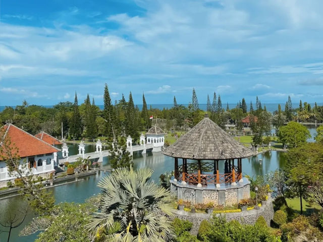 Taman Ujung: Bali's Northern Secret Garden by the Sea! 🌸🌊
