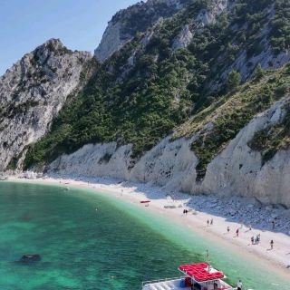 Spiaggia delle Due Sorelle (Marche)