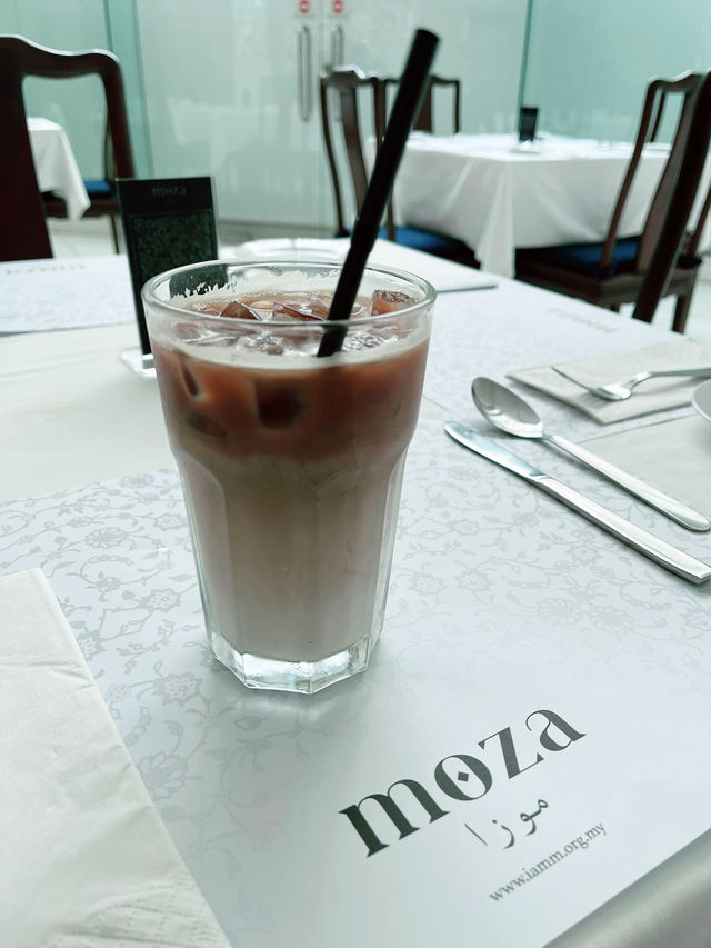 Moza Restaurant: A Luxurious Arabic Dining Experience