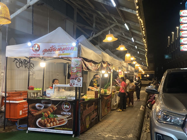 ตลาดโคลิเซี่ยมไนท์มาร์เก็ต สุราษฎร์