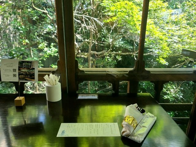 Salon de KANBAYASHI(上林春松本店) 五段重アフタヌーンティー(5단 상자 교토 애프터눈티)