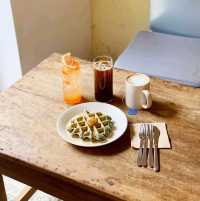 Onyee Cafe