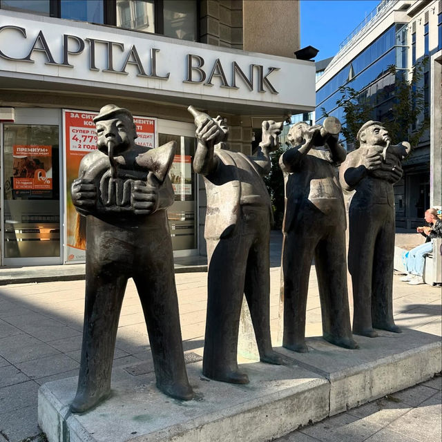 🗿 Solo Explorer’s Guide: Skopje – The City of Sculptures