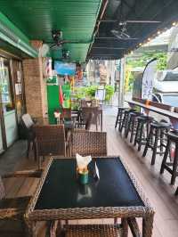 【バンコク🇹🇭】朝食セットが119バーツで食べられるBar🍳