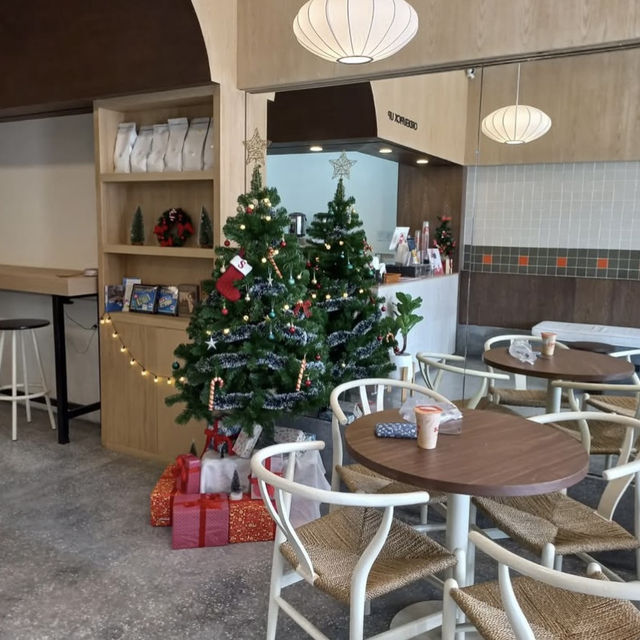 Sunji Cafe — คาเฟ่เล็ก ๆ