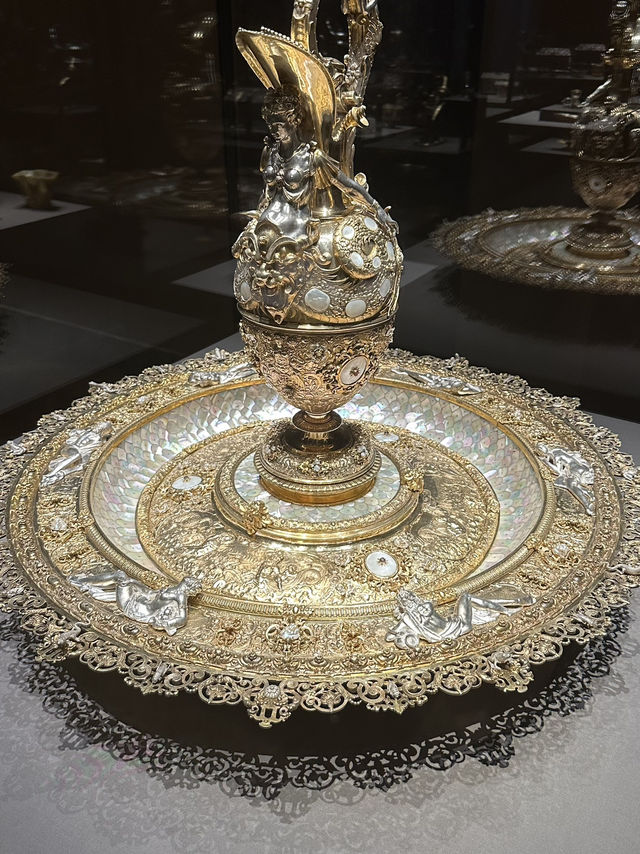 Bruegel’s Kingdom & Klimt’s Gold: Vienna’s Art Colossus