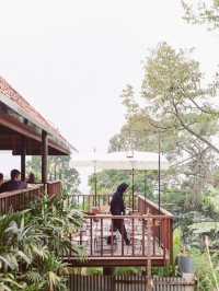 Cafe With the cool atmosphere of Bandung