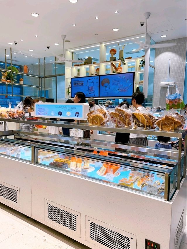 BreadTalk at Westgate: Tasty Buns and Easy Snacks