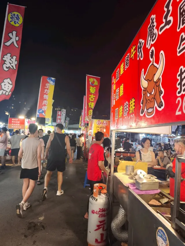 大慶夜市走道與逛街人潮