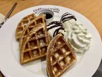 ☕ Coffeesmith (Suntec City) — Strong Coffee, Crispy Waffles & Chill Mall Escape