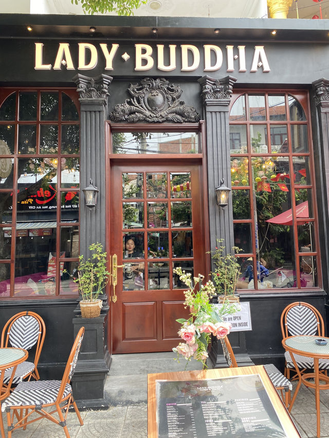 Lady Buddha Cafe & Bistro คาเฟ่สายสเปเชียลตี้ 