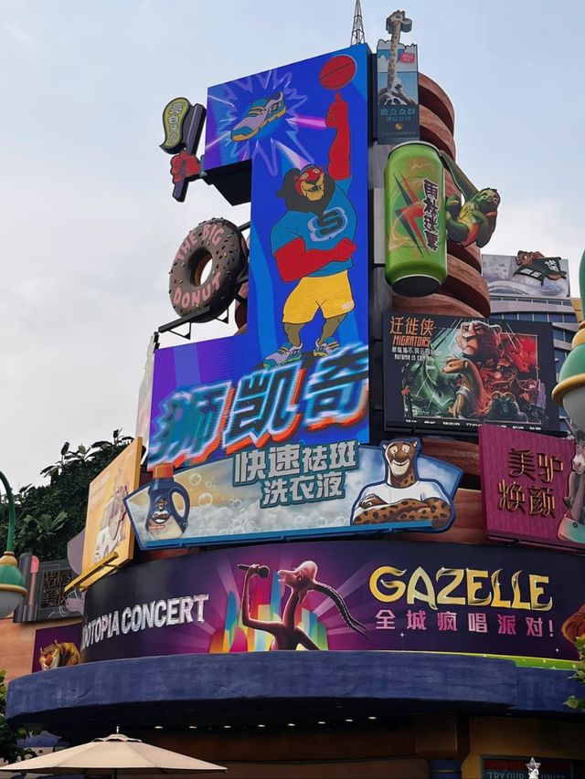 Big Fun for Little Feet: The Ultimate Shanghai Disneyland Guide for Kids