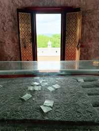 Unseen สุพรรณบุรี ที่วัดเขาดีสลัก 