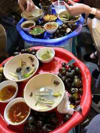ร้านหอยลวกจิ้มอาหารท้องถิ่นที่ห้ามพลาดที่ฮานอย