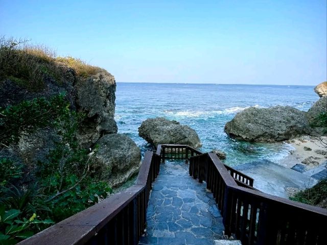 🌊 小琉球地標打卡｜花瓶岩 Vase Rock，一秒認出的奇岩守門員！
