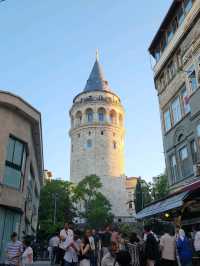 Galata tower หอคอยเเลนมาร์คในอิสตันบูล