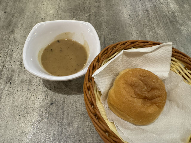🍽️ Anmour Cafe Eko Botani – Comfort Food Before a Relaxing Night