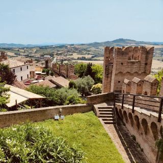 🌟 Rocca di Gradara Solo Escape: Where Legends & Stone Collide! #SoloInMarche