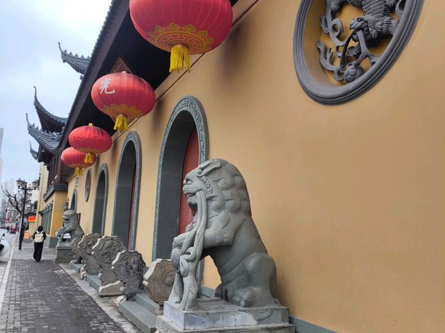 วัดพระหยกขาว Jade Buddha Temple