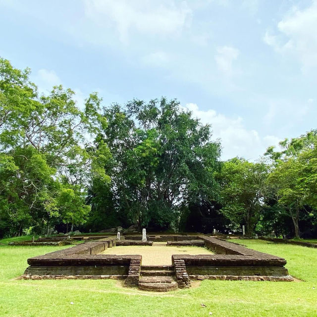 Exploring the Historic Panduwasnuwara Raja Maha Vihara
