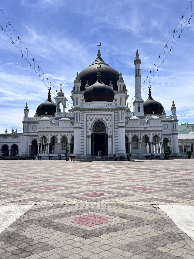  📍 Masjid Zahir – มัสยิดสวยงามใจกลาง Alor Setar 