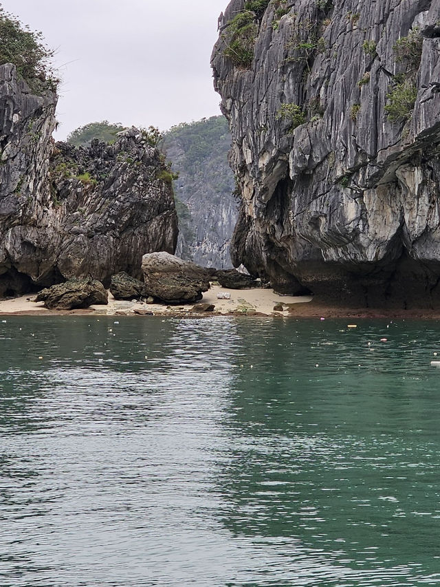Halong Bay – มรดกโลกกลางอ่าวมรกต 🇻🇳🛥️
