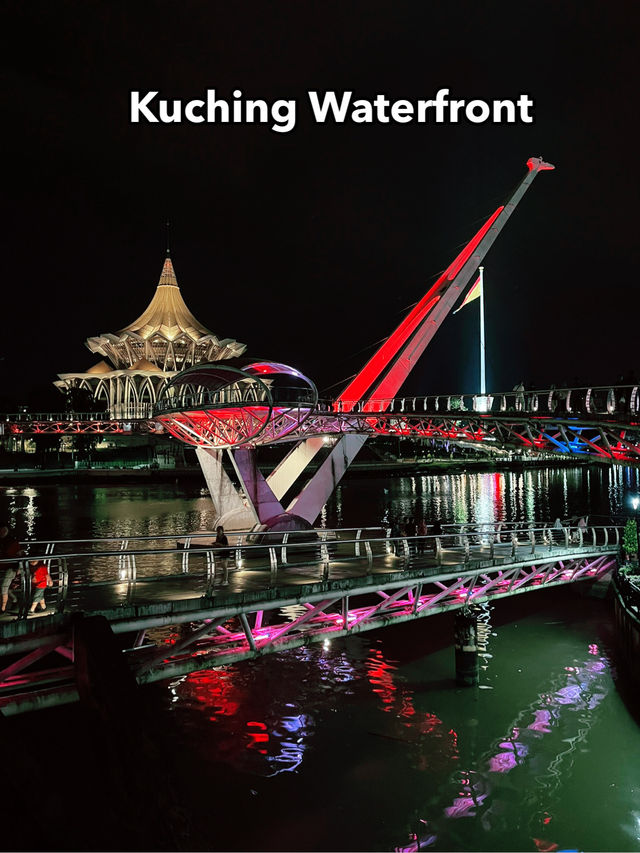 Kuching Waterfront & Darul Hana Bridge: The Perfect Insta-Worthy Spot