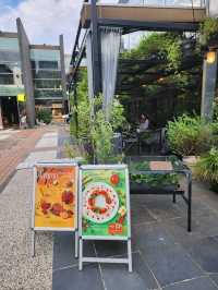 【南青山🇯🇵日本】緑に囲まれたお花屋さんのカフェ🌷