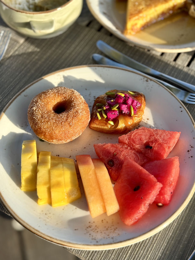 ☀️ Elegant Breakfast with a View in the Maldives