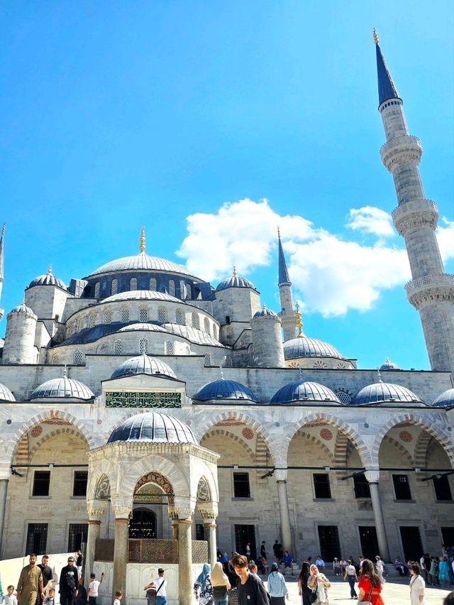 A Lovely Stop in the Heart of Istanbul - The Blue Mosque 🕌