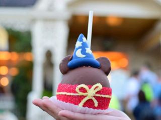 カリフォルニアのディズニーランドで無料のバッジをゲットしよう！