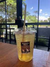 SMALL HiLL Cafe