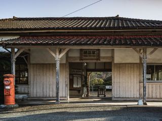สถานีรถไฟไม้ที่เก่าแก่ที่สุดของญี่ปุ่น ที่ซึ่งเวลาราวกับหยุดนิ่ง