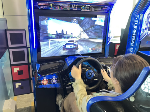 シンガポール・チャンギ空港T4の無料ゲームで遊びすぎて、あわや