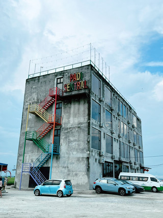 A Stylish Nature Retreat in the Heart of the Paddy Fields