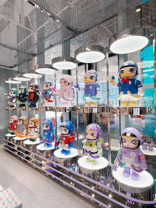 Macau's trendiest futuristic shopping experience 📸📍🇲🇴🌟