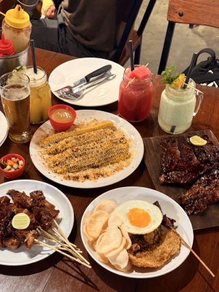 คำแนะนำเรื่องอาหารในบาหลี | รีวิวร้านอาหารที่ต้องลอง! ตั้งแต่ซี่โครงหมูและข้าวหน้าเป็ด ไปจนถึงข้าวผัดอินโดนีเซีย